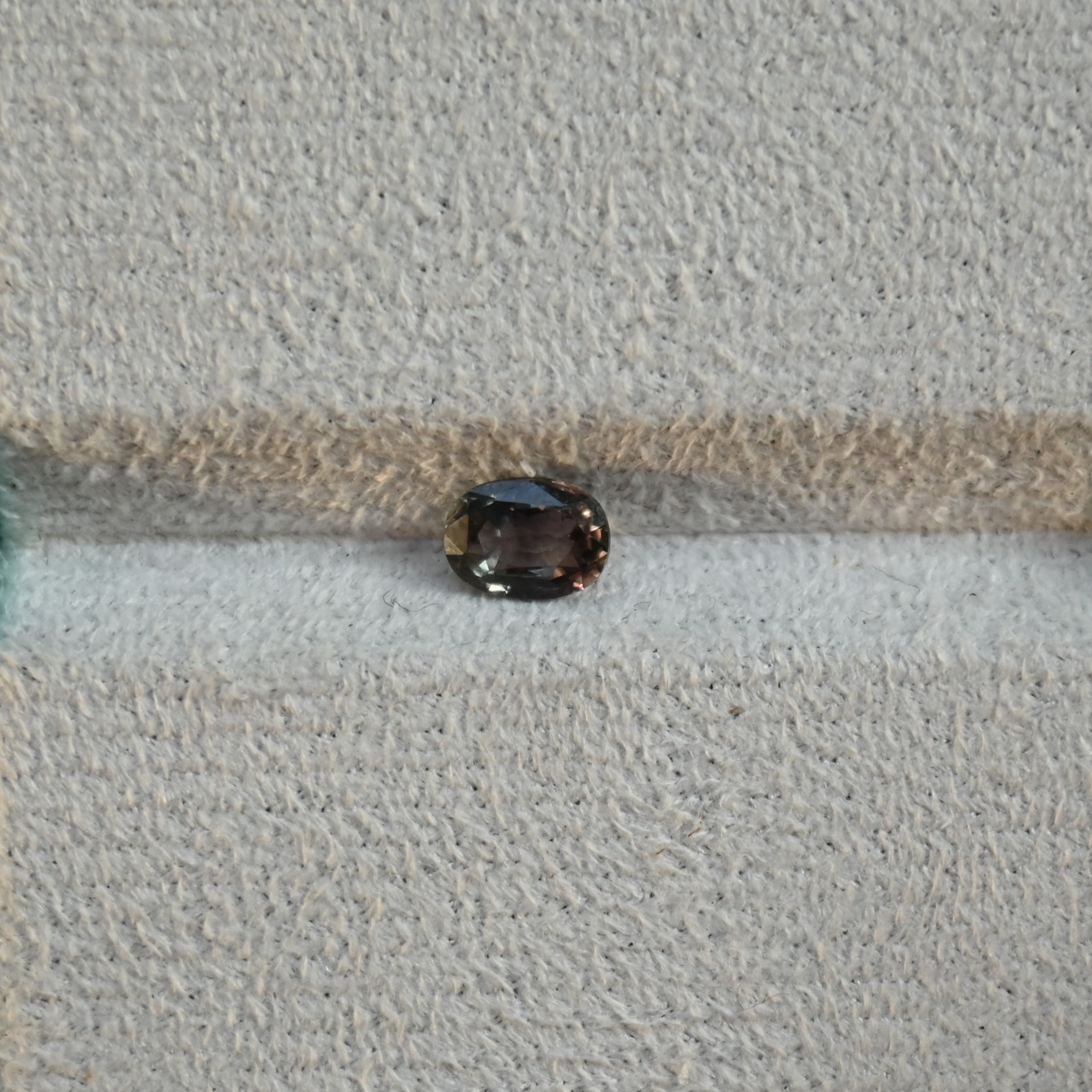 Sage Green Sapphire, SAG002, 1.24ct Green Gem