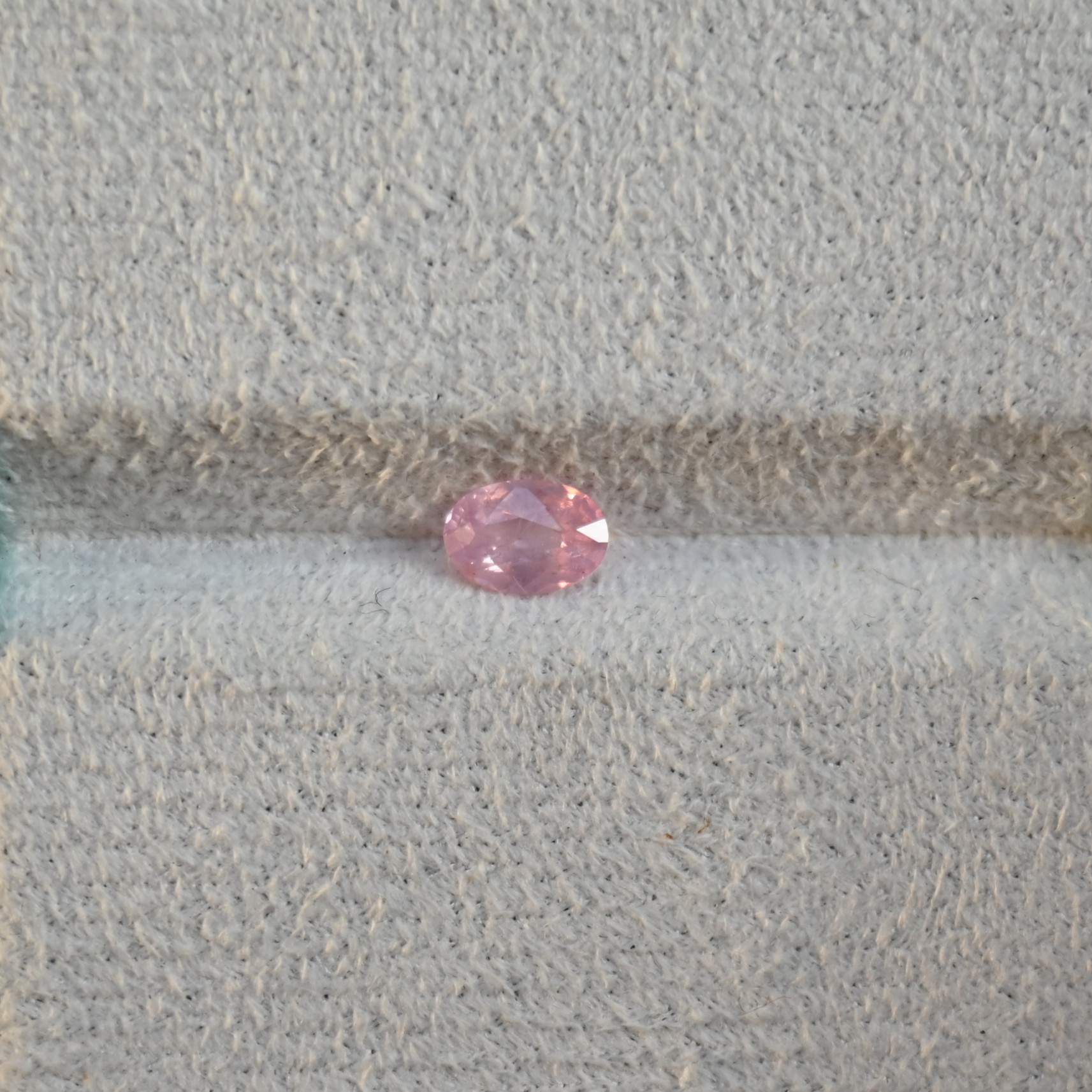 Pink Sapphire, 0.93ct Oval, SAP003, Sri Lanka