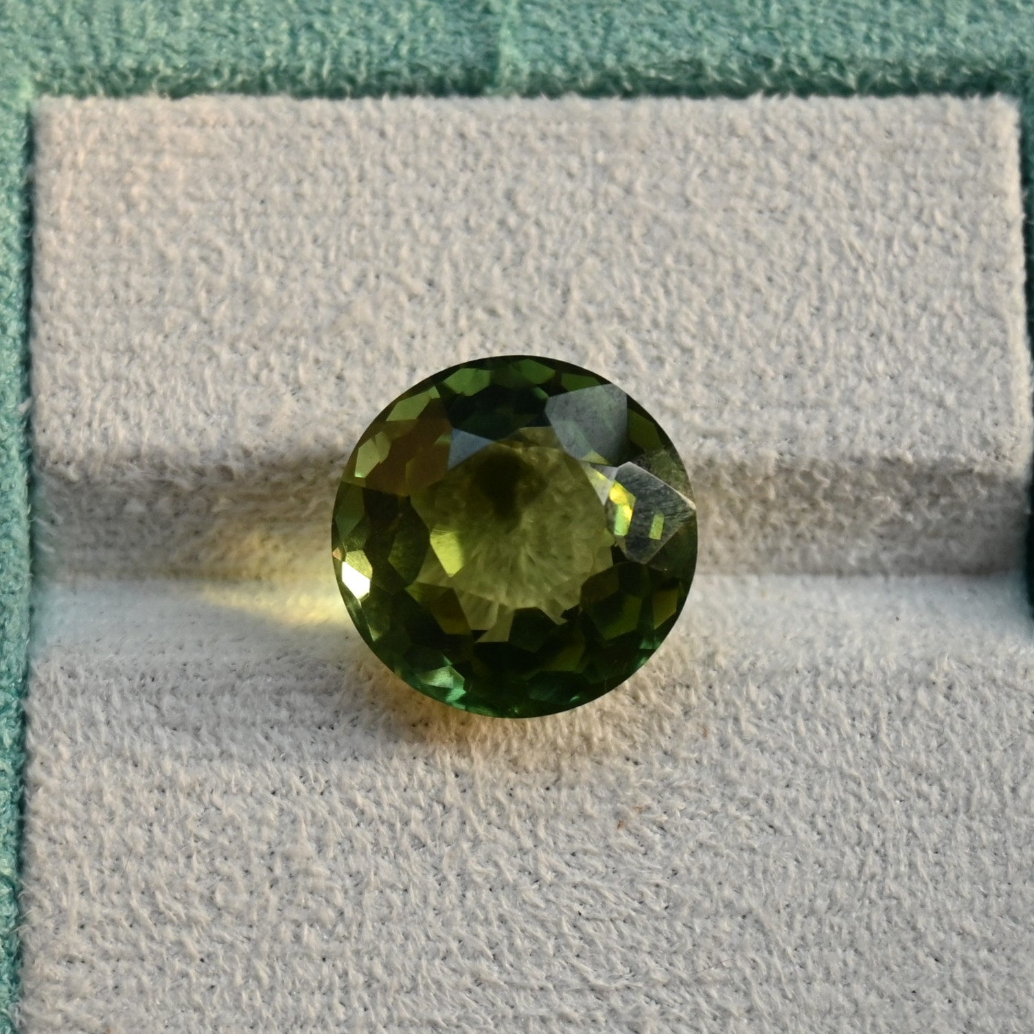 Large Zircon, 19ct ZI0001, Sri Lanka Zircon