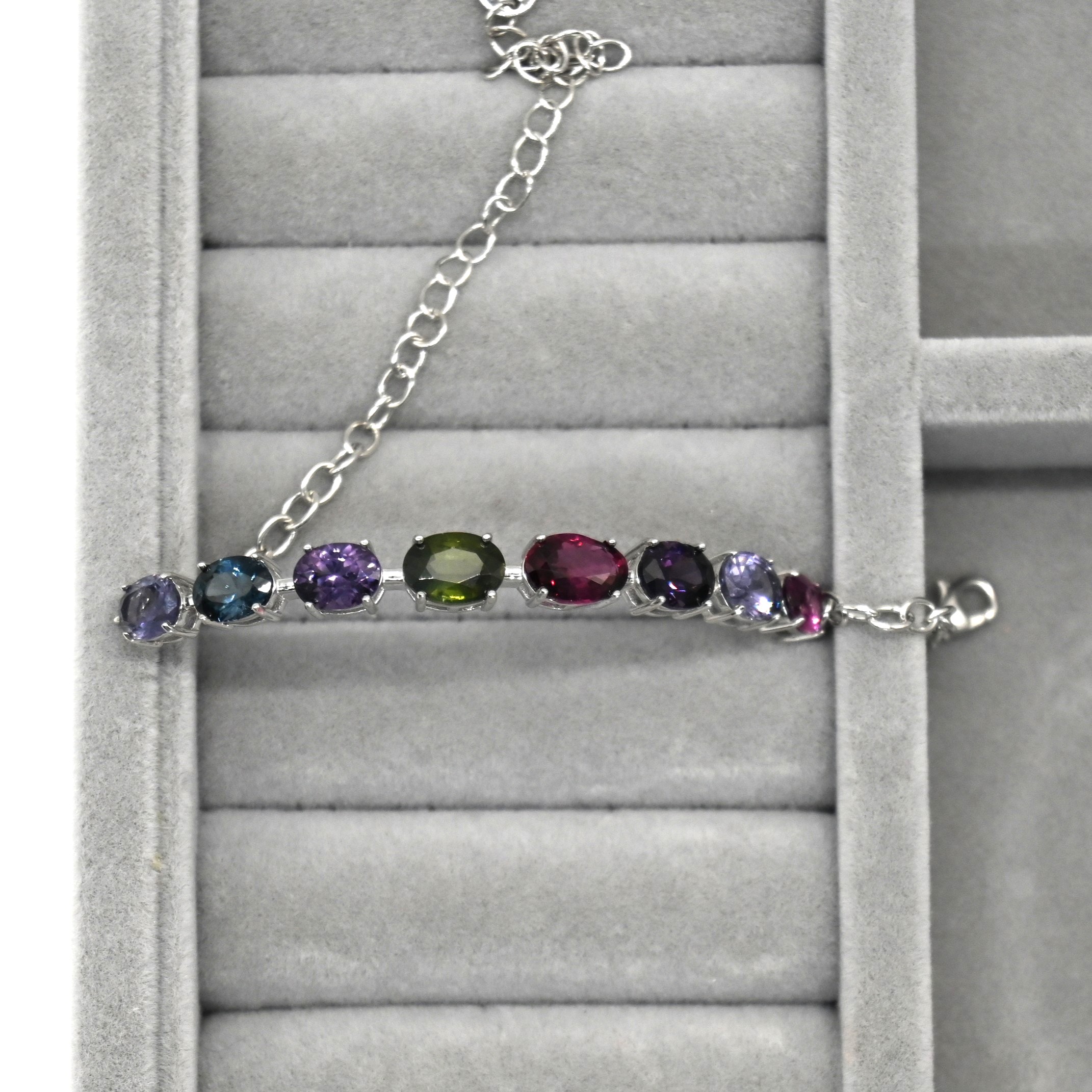 925纯银镶8颗椭圆彩宝手链 (8.5克拉天然宝石)
