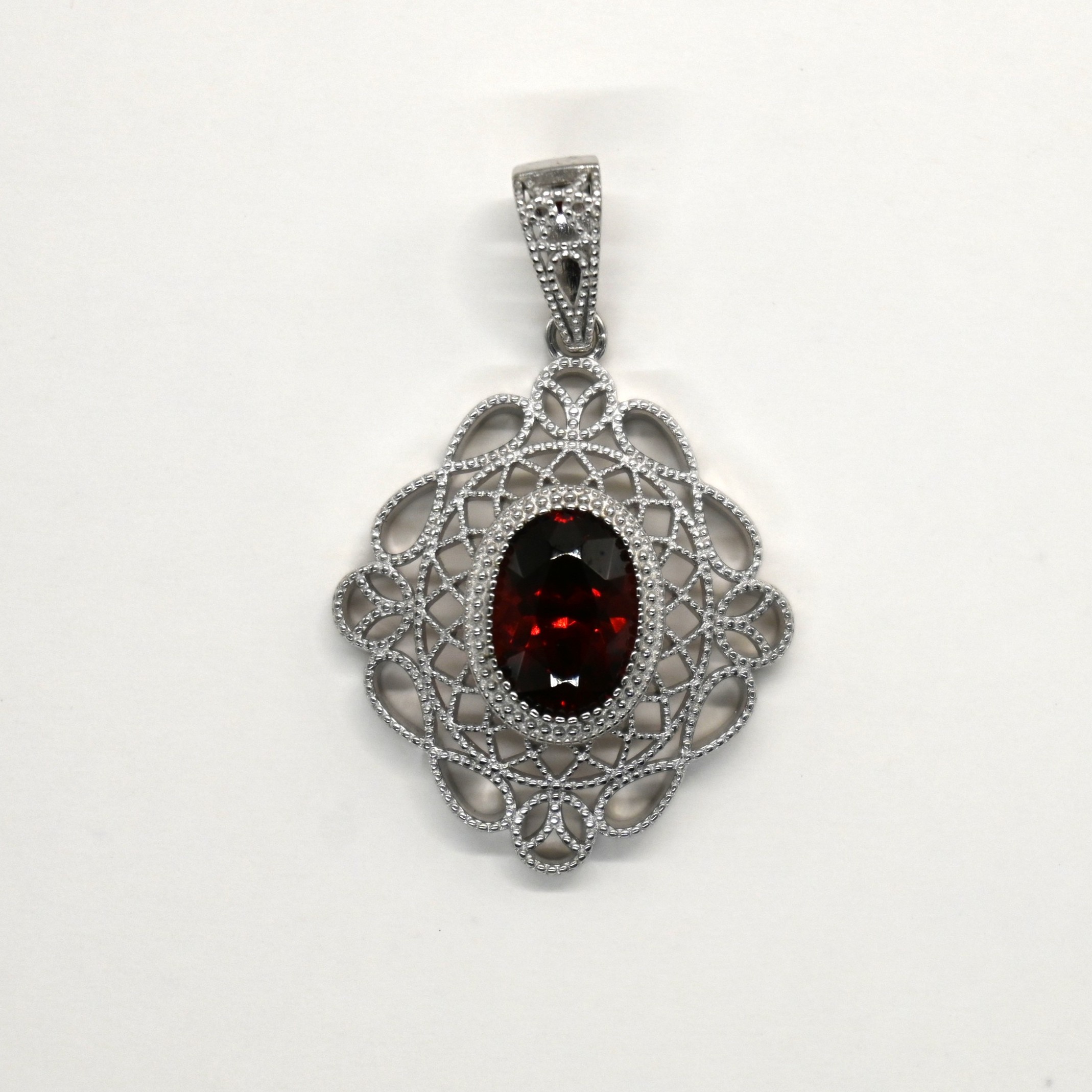 复古彩宝, 3克拉宝石吊坠, 镂空工艺, 宫廷风首饰, 奢华银饰