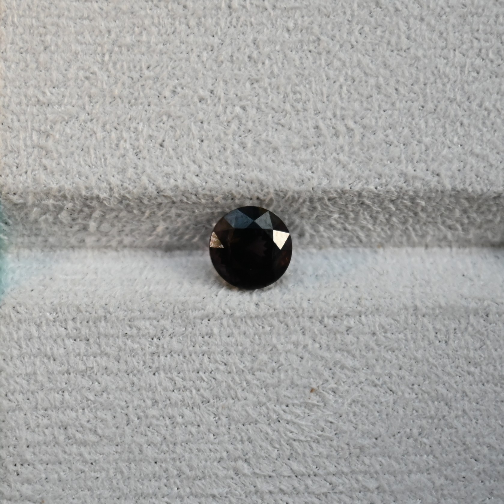 • Type: Natural Spinel • Weight: 2.47ct • Origin: Sri Lanka • Shape: Round Purple Spinel, 2.47ct SP0001, Sri Lanka Spinel