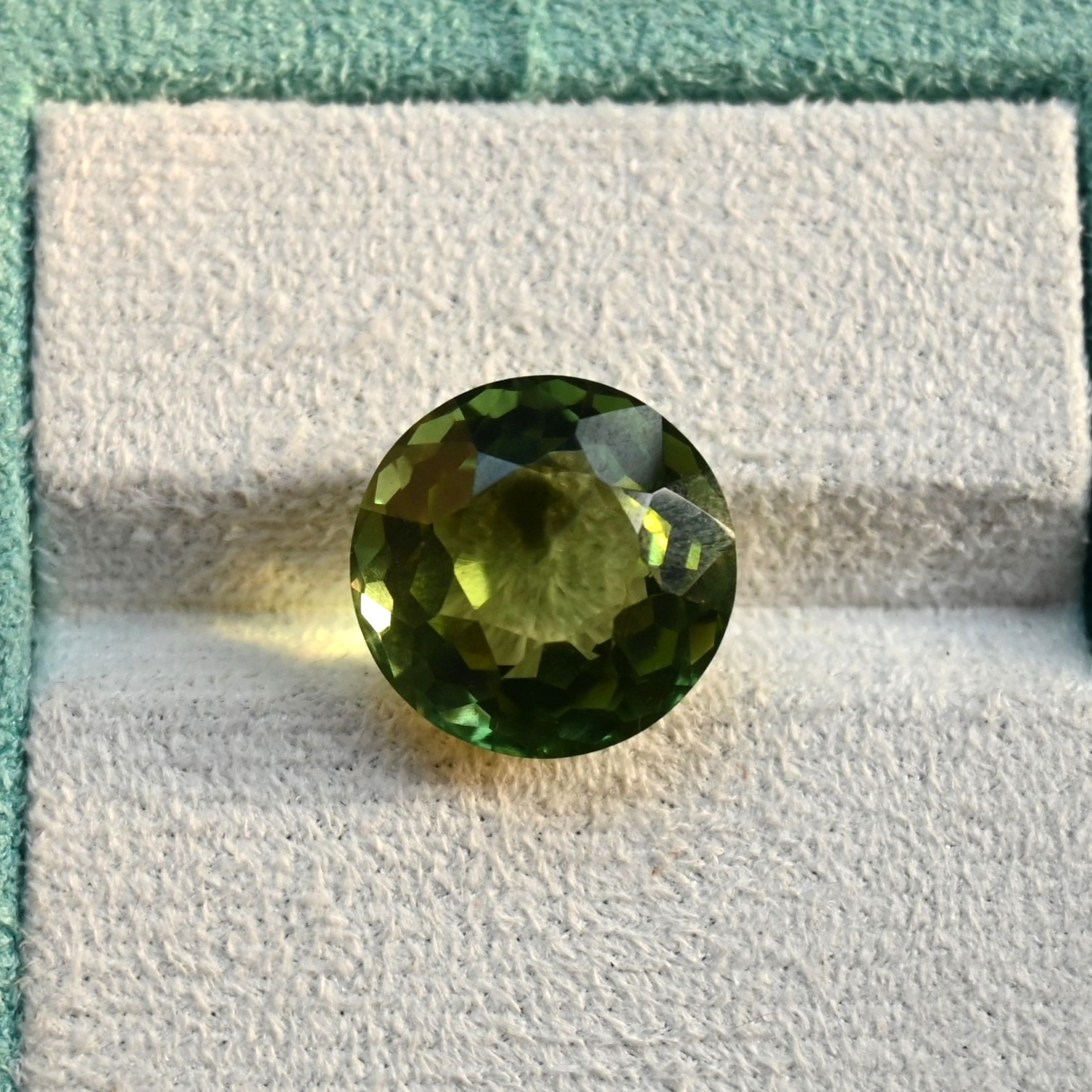 • Type: Natural Zircon • Weight: 19.0ct • Origin: Sri Lanka • Shape: Round Large Zircon, 19ct ZI0001, Sri Lanka Zircon