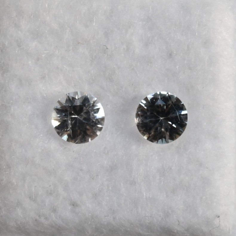 • Type: Sapphire Pair • Weight: 0.91ct • Origin: Sri Lanka • Shape: Round White Sapphire Pair, 0.91ct SAL004, Earring Stones
