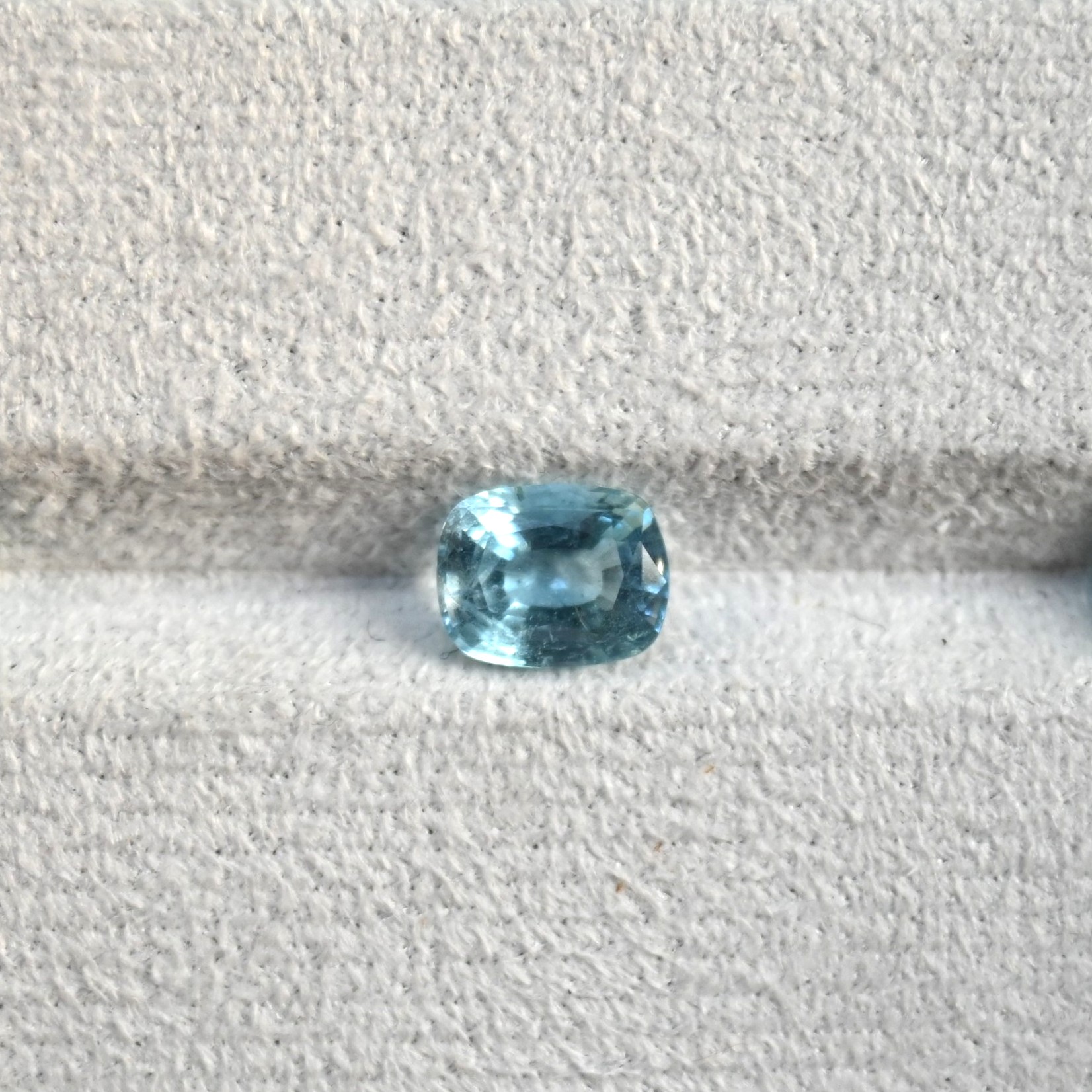 • Type: Aquamarine • Weight: 2.56ct • Origin: Sri Lanka • Shape: Cushion Aquamarine, 2.56ct AQ0001, Sky Blue Gem