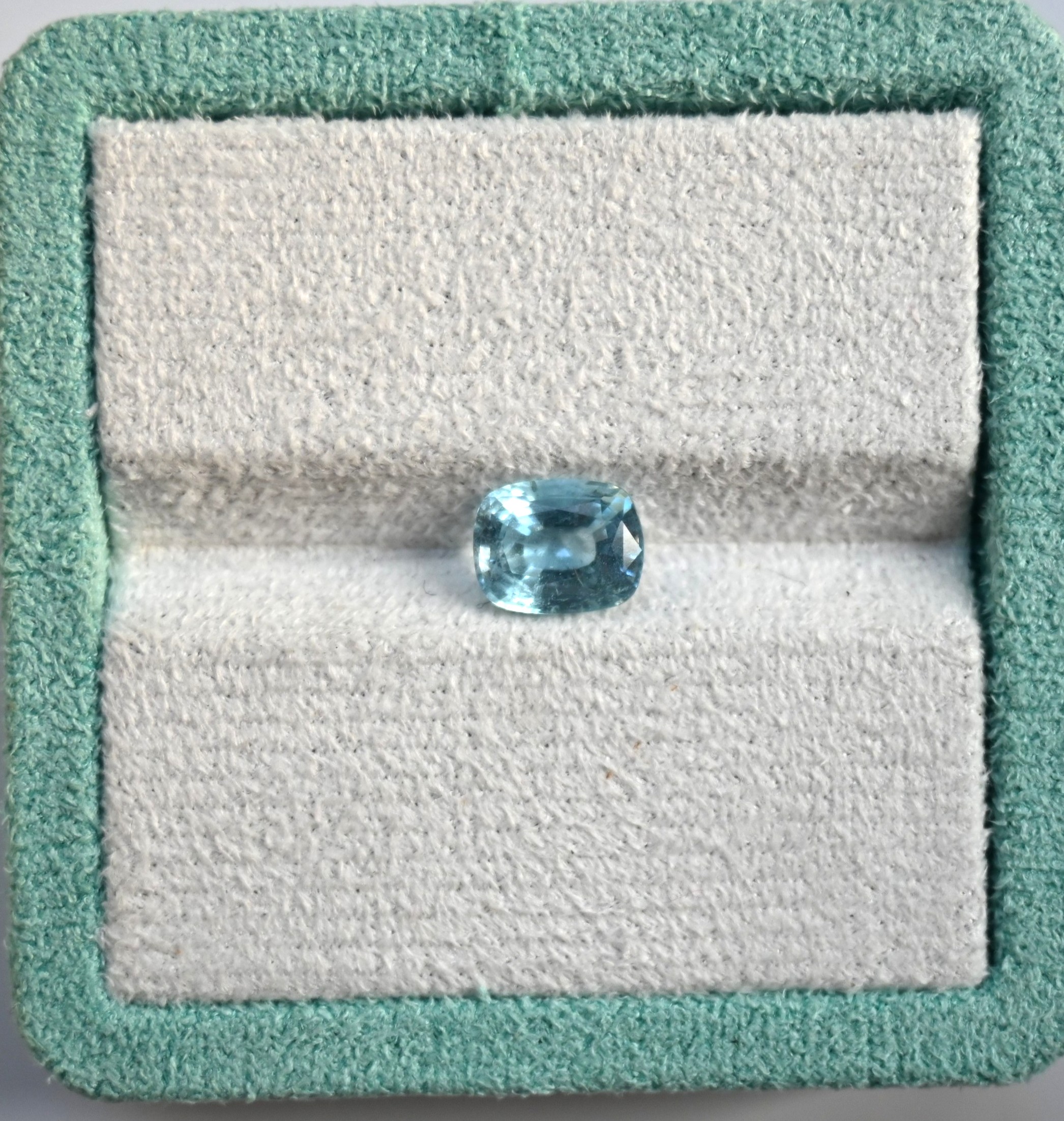 • Type: Aquamarine • Weight: 2.56ct • Origin: Sri Lanka • Shape: Cushion Aquamarine, 2.56ct AQ0001, Sky Blue Gem