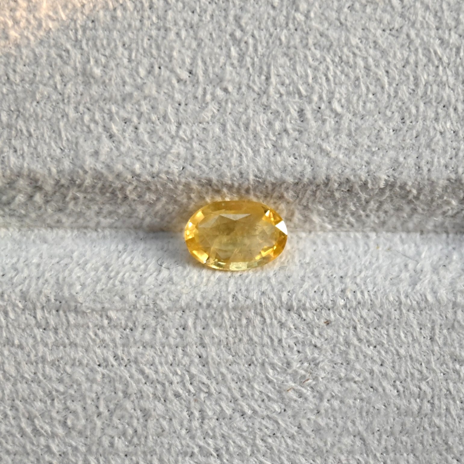 • Type: Yellow Sapphire • Weight: 2.0ct • Origin: Sri Lanka • Shape: Oval Yellow Sapphire, 2ct SAY001, Canary Sapphire, Sri Lanka