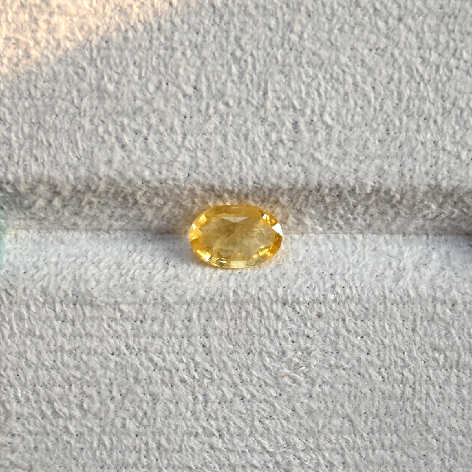 • Type: Yellow Sapphire • Weight: 2.0ct • Origin: Sri Lanka • Shape: Oval Yellow Sapphire, 2ct SAY001, Canary Sapphire, Sri Lanka