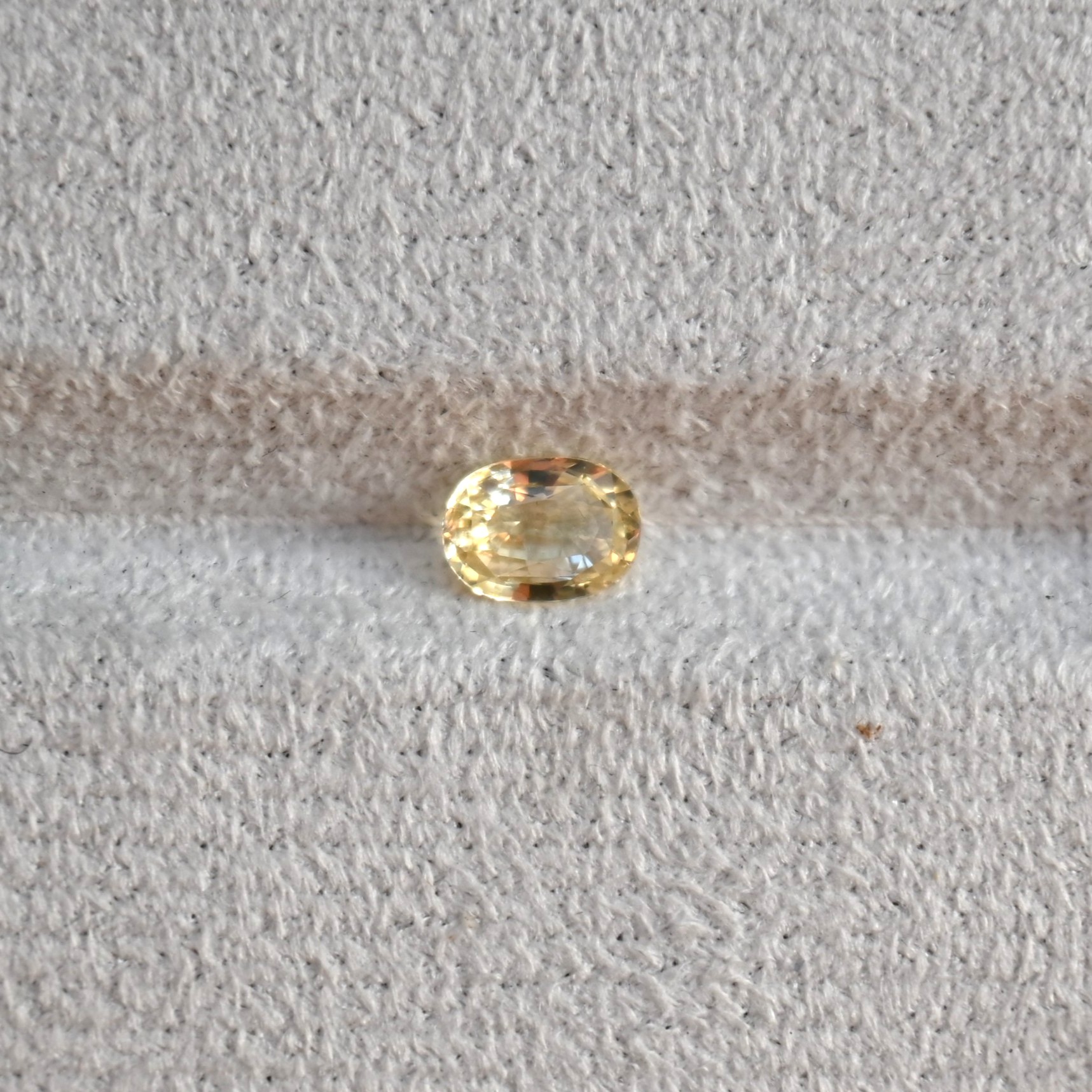 • Type: Yellow Sapphire • Weight: 1.16ct • Origin: Sri Lanka • Shape: Oval 1.16ct Yellow Sapphire, SAY002, Ceylon Golden Gem