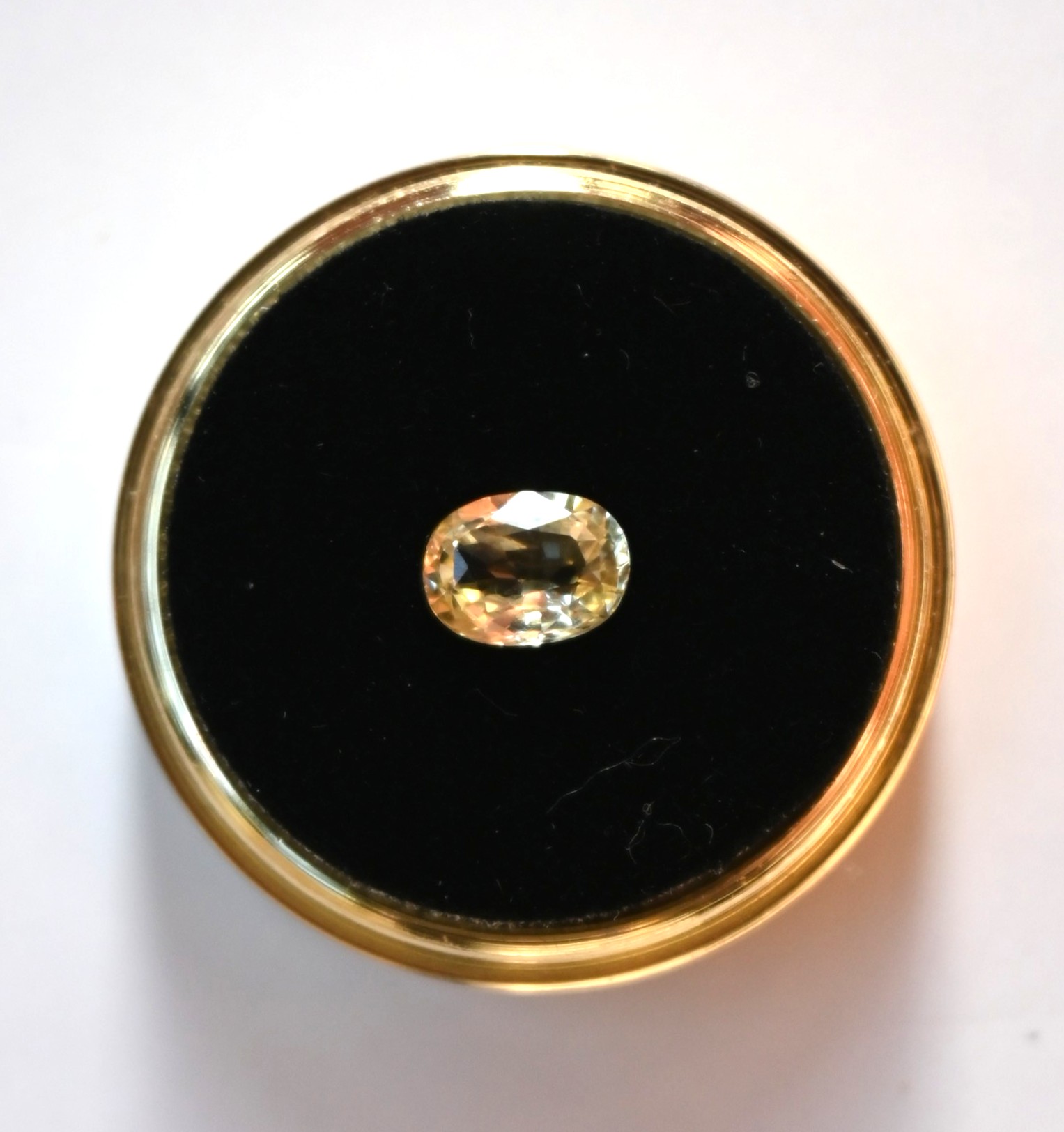 • Type: Yellow Sapphire • Weight: 1.16ct • Origin: Sri Lanka • Shape: Oval 1.16ct Yellow Sapphire, SAY002, Ceylon Golden Gem