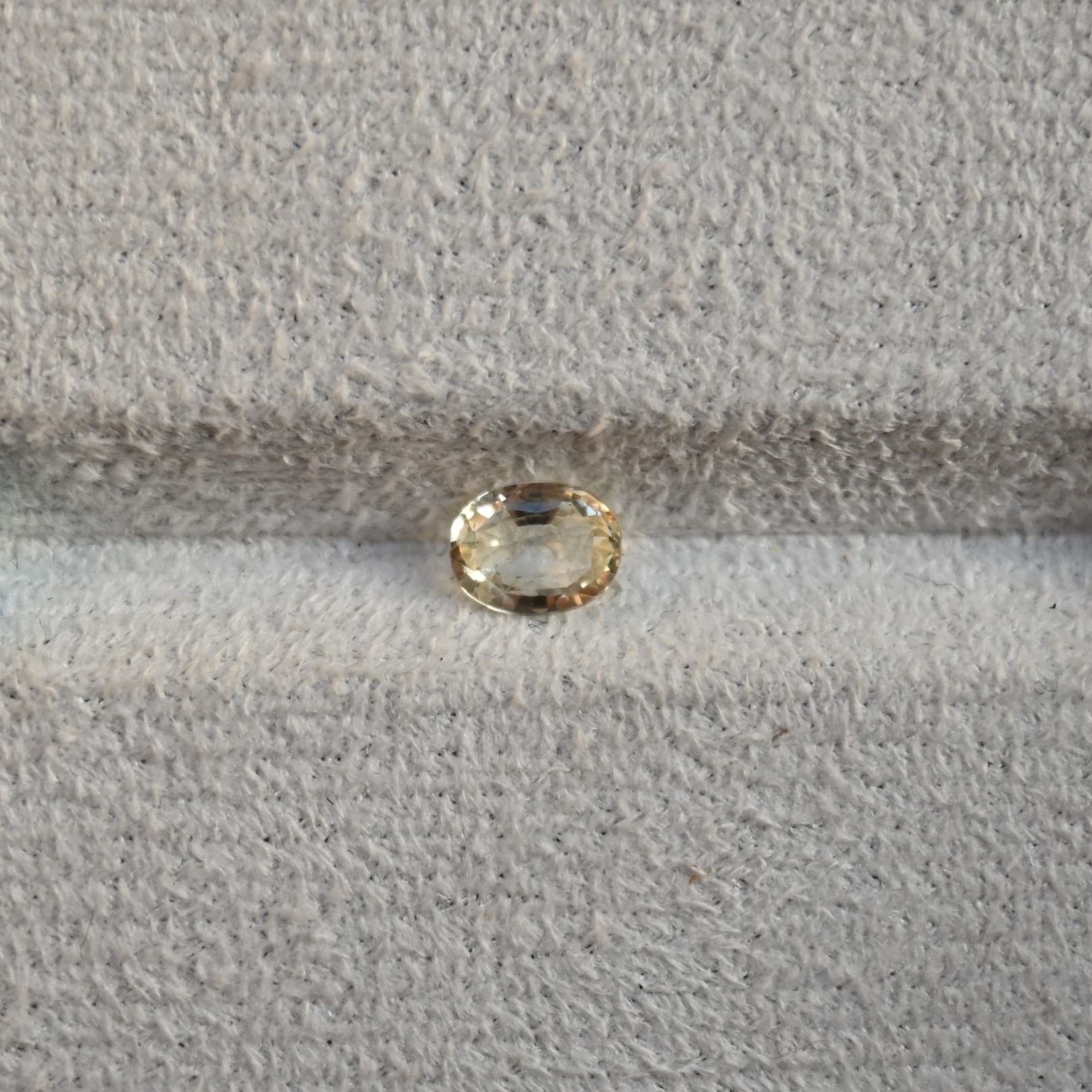 Yellow Sapphire, 1.15ct SAY005, Sri Lanka Sun Gem