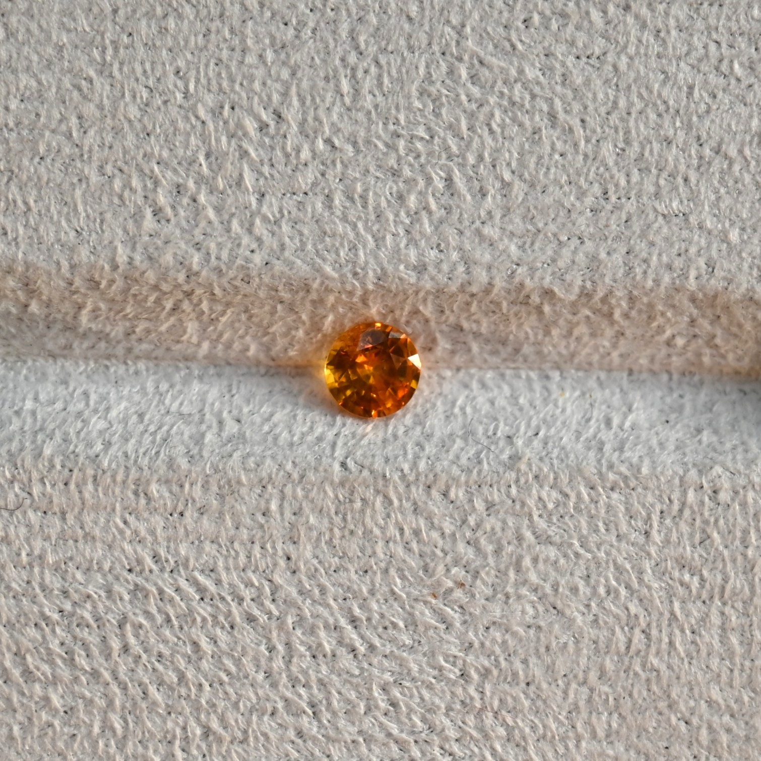 Orange Sapphire, 0.8ct SAO001, Sri Lanka Orange Gem