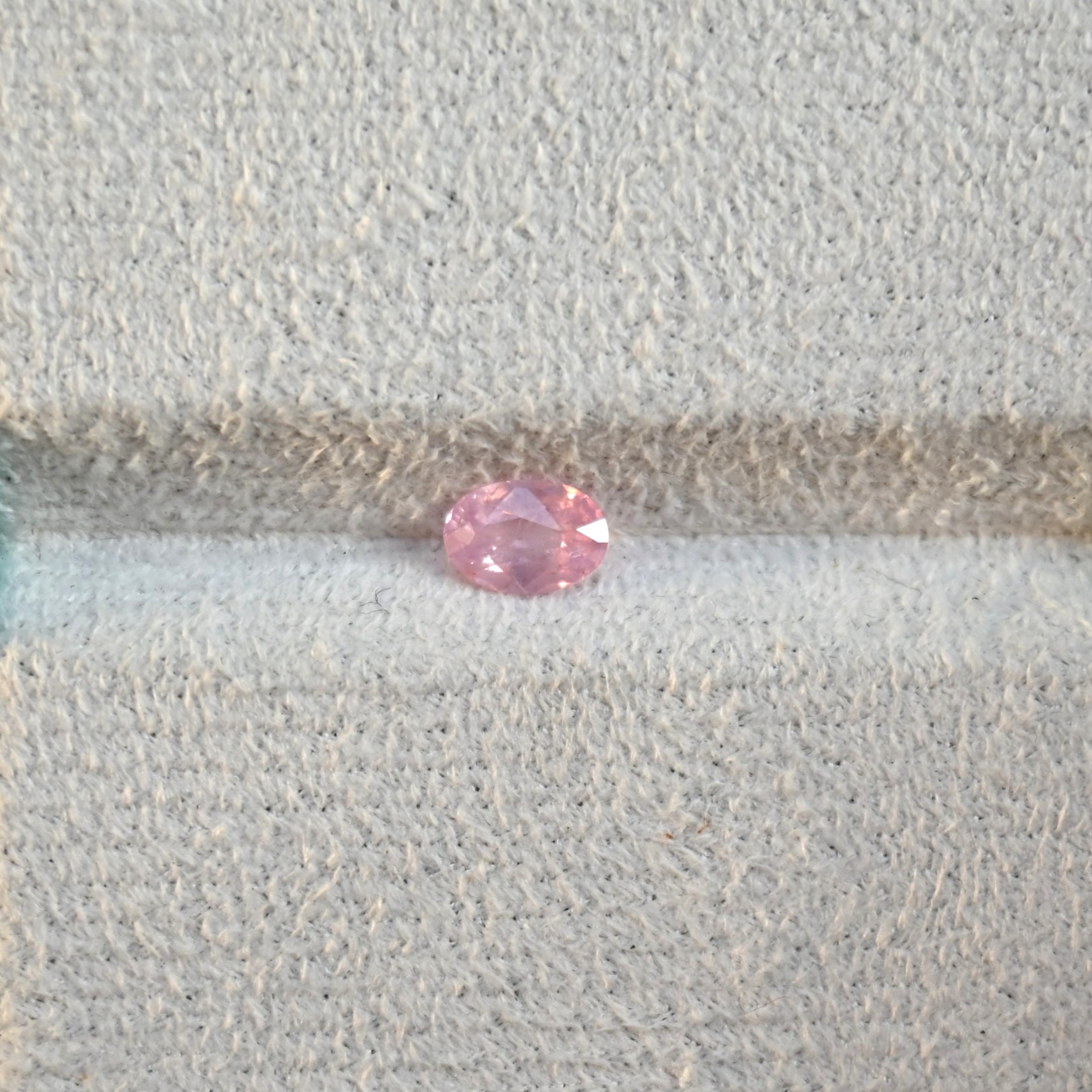 • Type: Pink Sapphire • Weight: 0.93ct • Origin: Sri Lanka • Shape: Oval Pink Sapphire, 0.93ct Oval, SAP003, Sri Lanka