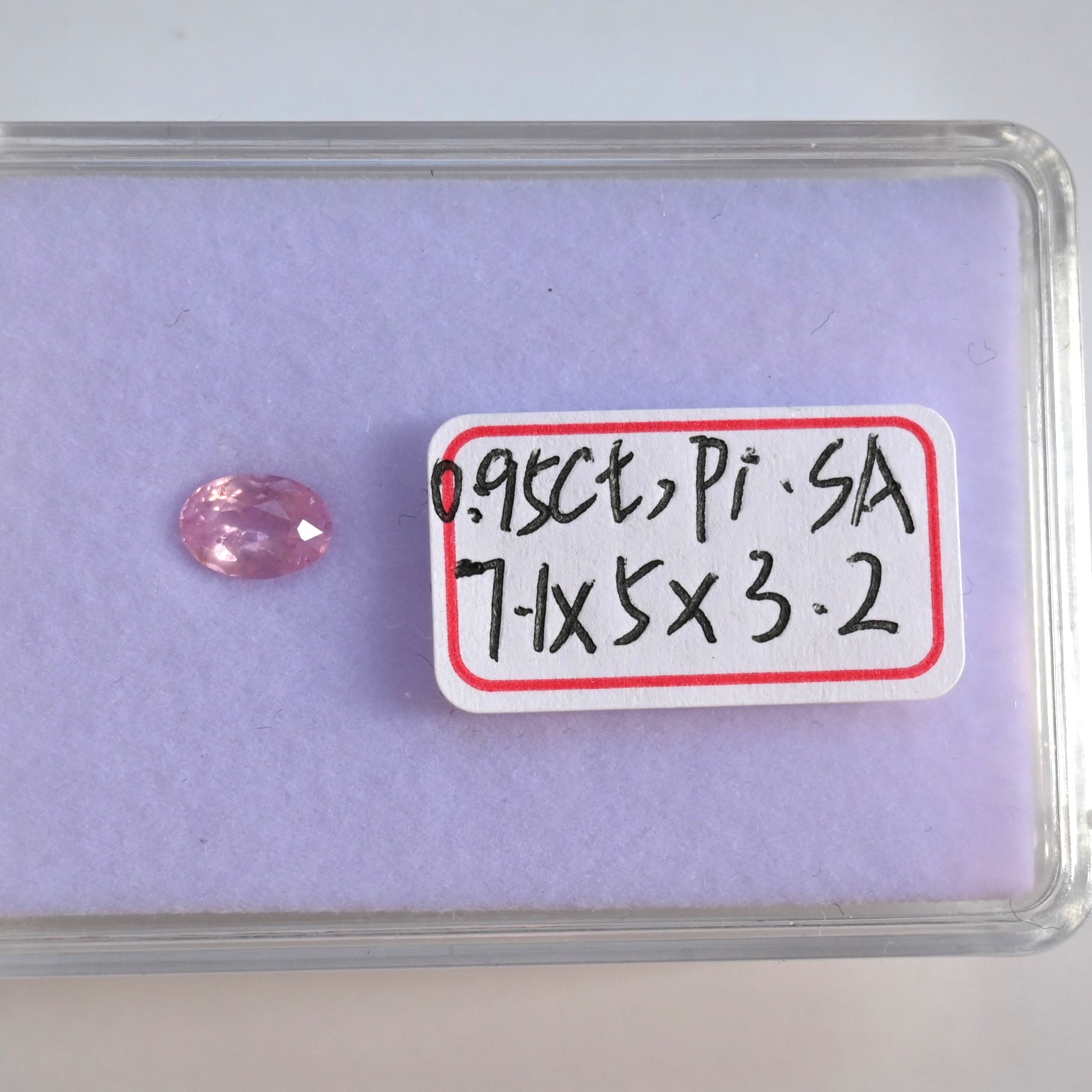 • Type: Pink Sapphire • Weight: 0.93ct • Origin: Sri Lanka • Shape: Oval Pink Sapphire, 0.93ct Oval, SAP003, Sri Lanka