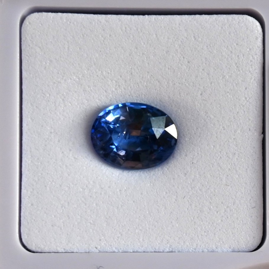 • Type: Natural Sapphire • Weight: 1.63ct • Origin: Sri Lanka • Shape: Oval Ceylon Sapphire, Blue Oval Gem, Sri Lanka SA0001, Investment Gemstone