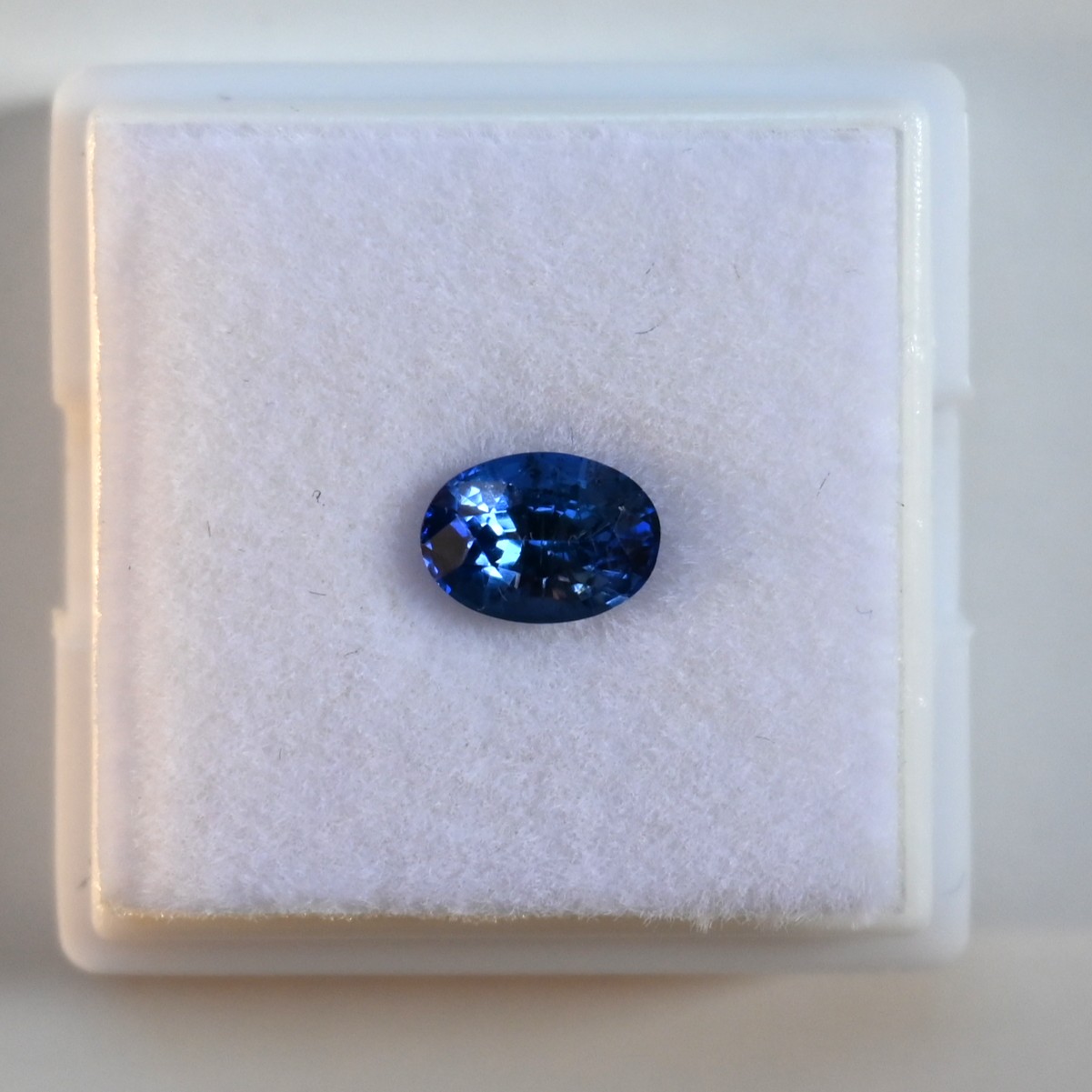 • 种类:天然蓝宝石 • 重量:1.15ct • 产地:斯里兰卡 • 形状:椭圆形 蓝宝石裸石 SA0004, 1.15克拉蓝宝石, 斯里兰卡产地