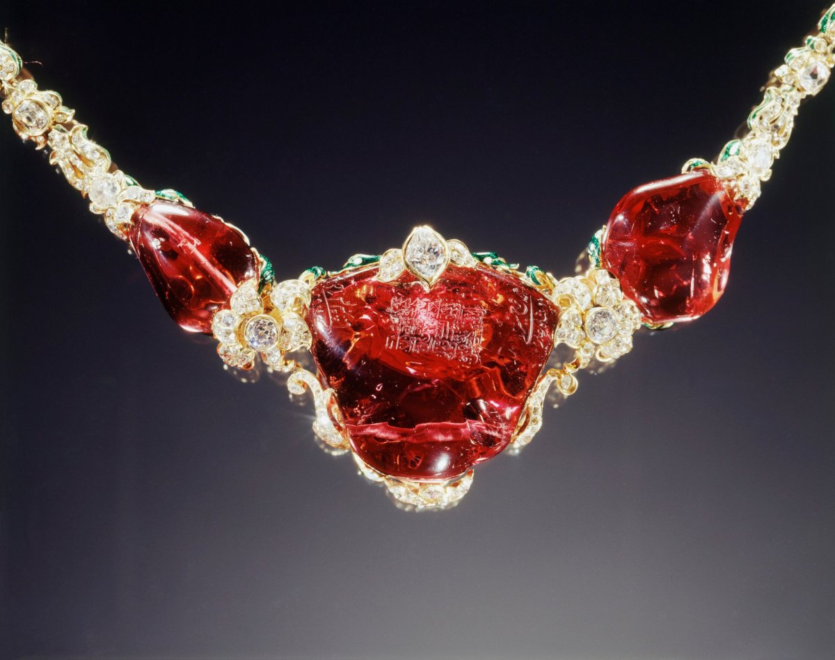 Discover why collectors are increasingly drawn to the spinel semi precious stone. Learn about the history, durability, and stunning variety of the spinel gem, a rising star in the world of fine gemstones. spinel, spinel semi precious stone, spinel gem, gemstones, oria gems