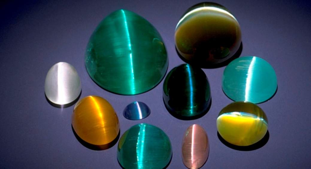 Discover the mesmerizing world of chrysoberyl cat's eye, a unique gemstone known for its captivating chatoyancy. Learn about the 'milk and honey' effect, value factors, and the allure of chrysoberyl cat's eye jewelry. hrysoberyl cat's eye, cat's eye chrysoberyl, chrysoberyl cat's eye jewelry, cat's eye chrysoberyl gemstone, chrysoberyl cat's eye gemstone