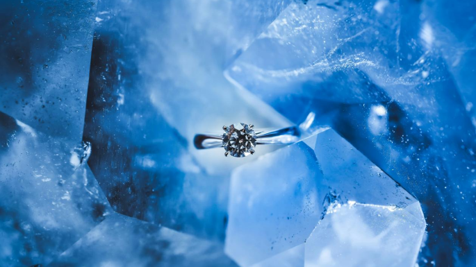 sapphire meaning, sapphire gemstone personality, symbolism of sapphire, what sapphire says about you, blue sapphire folklore