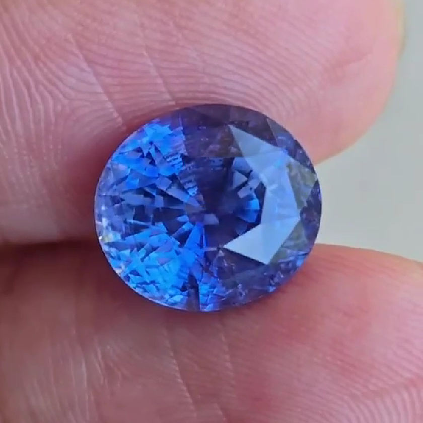 Classic cornflower blue sapphire with soft yet vivid tone cornflower blue sapphire, Ceylon sapphire, unheated blue sapphire, premium sapphire