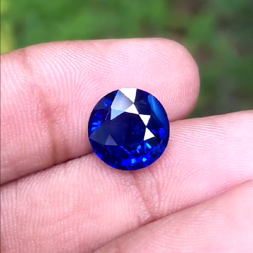 Brilliant round sapphire with strong fire and symmetry round sapphire, royal blue sapphire, Sri Lanka gemstone, sapphire for ring