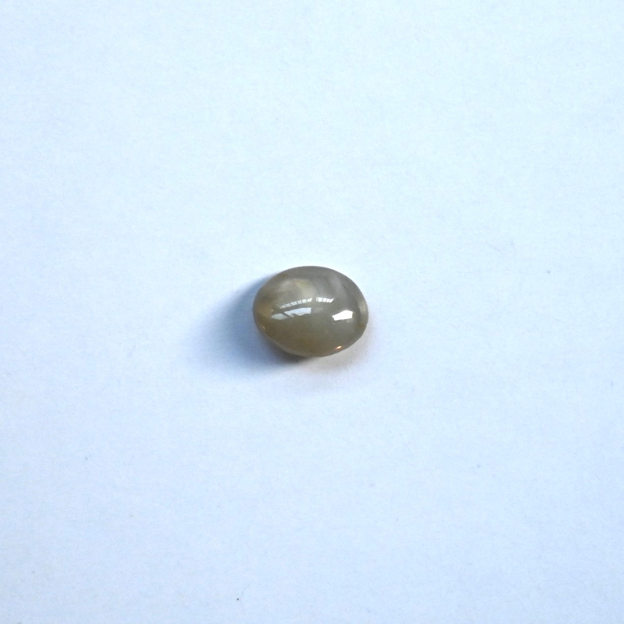 • Type: Star Sapphire • Weight: 0.92ct • Origin: Sri Lanka • Shape: Cabochon Gray Star Sapphire, SAS002, Star Stone, Sri Lanka