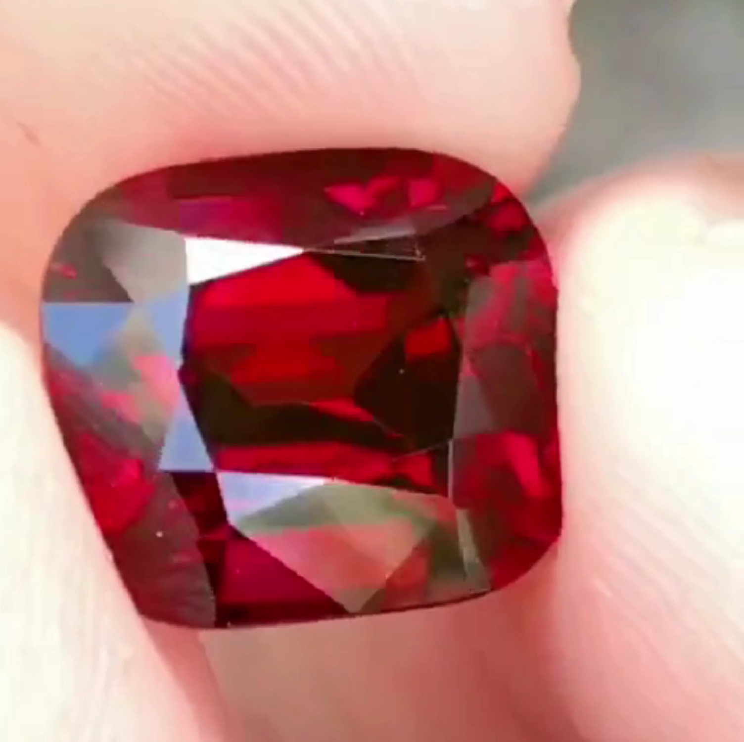 Red Garnet, Sri Lanka Garnet, 7.5ct Gemstone, Cushion Cut Garnet, Vivid Red, Fine Jewelry Stone