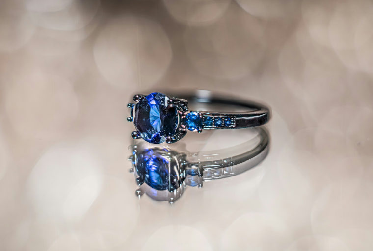 Sapphire Engagement Ring vs. Diamond: Which Is Right for You?