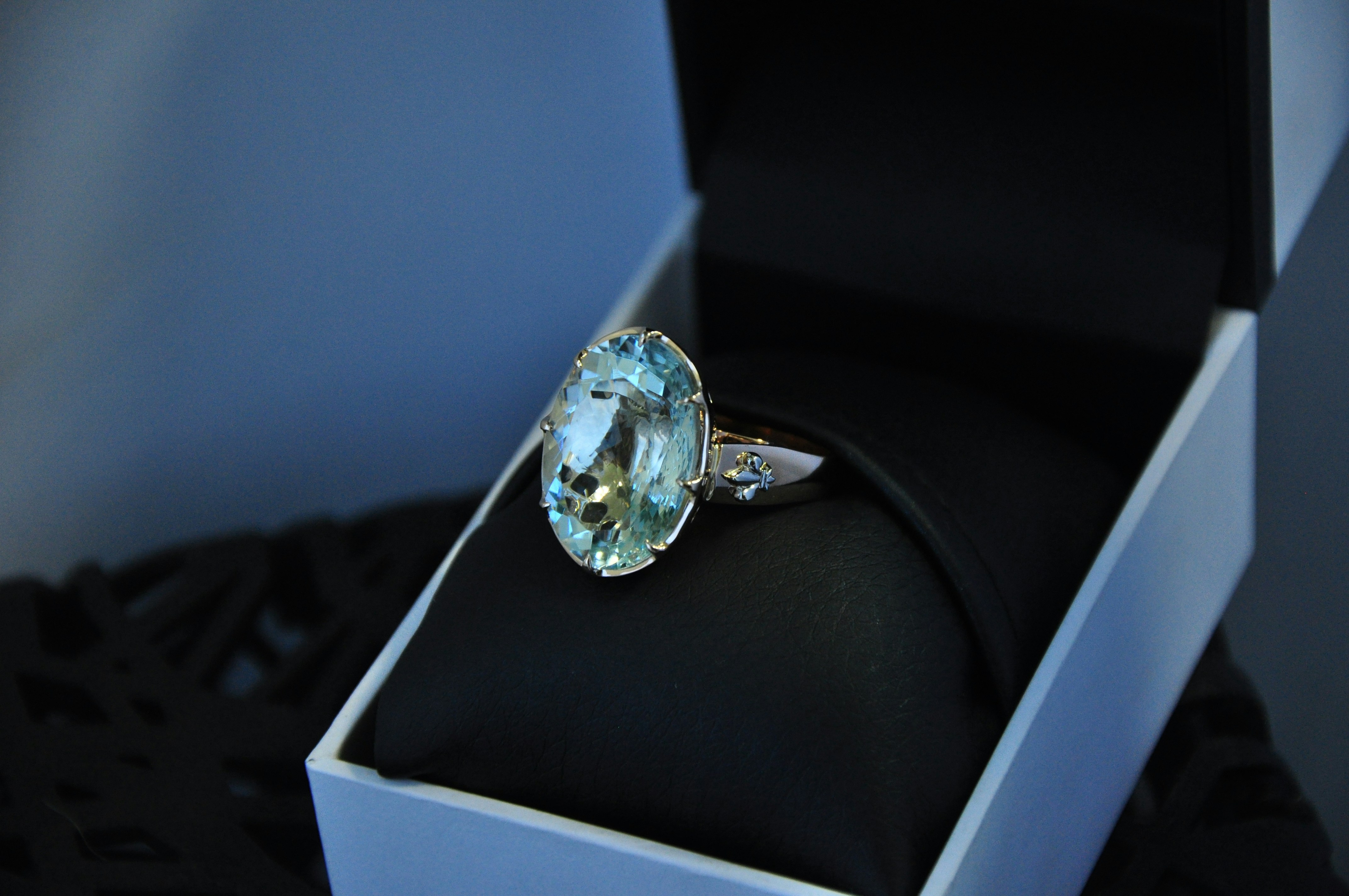 Discover the ultimate guide to Natural Ceylon Aquamarine. Learn about Sri Lankan aquamarine value, color scales, current prices per carat, and expert buying tips. Natural Ceylon Aquamarine, Ceylon Aquamarine, Sri Lankan