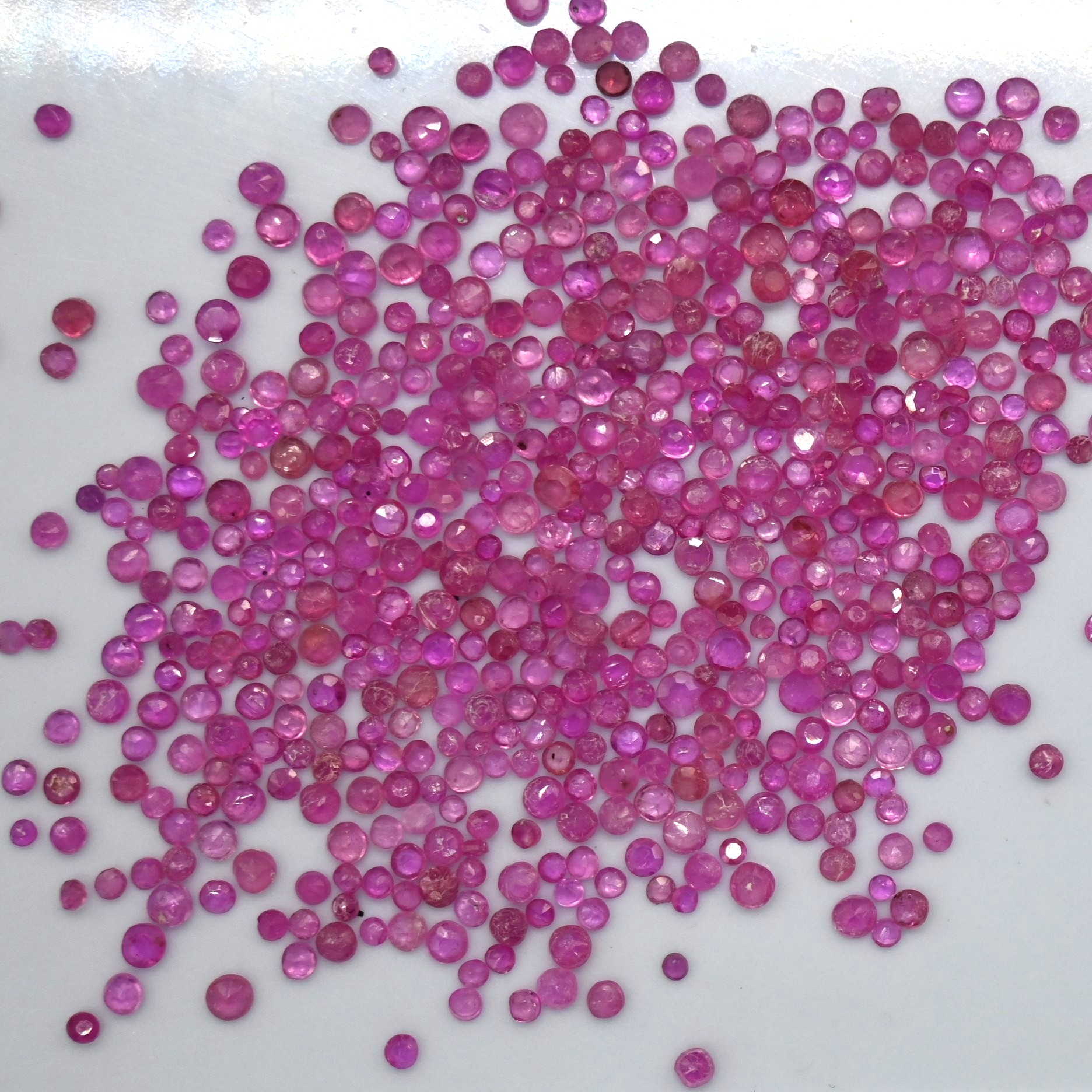 55.65 Ct Natural Unheated Madagascar Ruby Lot, Round, 500 Pcs