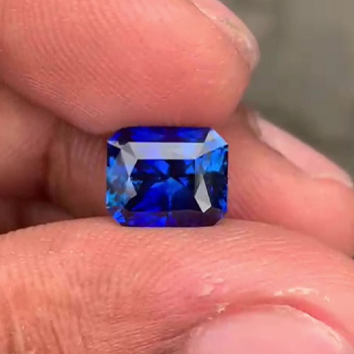 4.15 Ct Ceylon Royal Blue Heated Sapphire, Well Cut