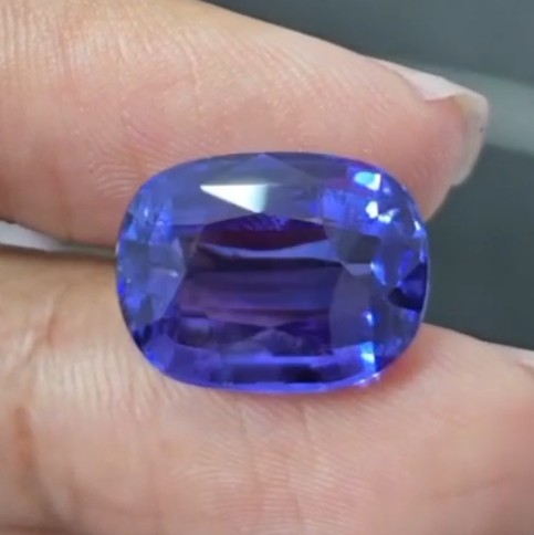 10+ Ct Natural Unheated Color Changing Sapphire, Sri Lanka