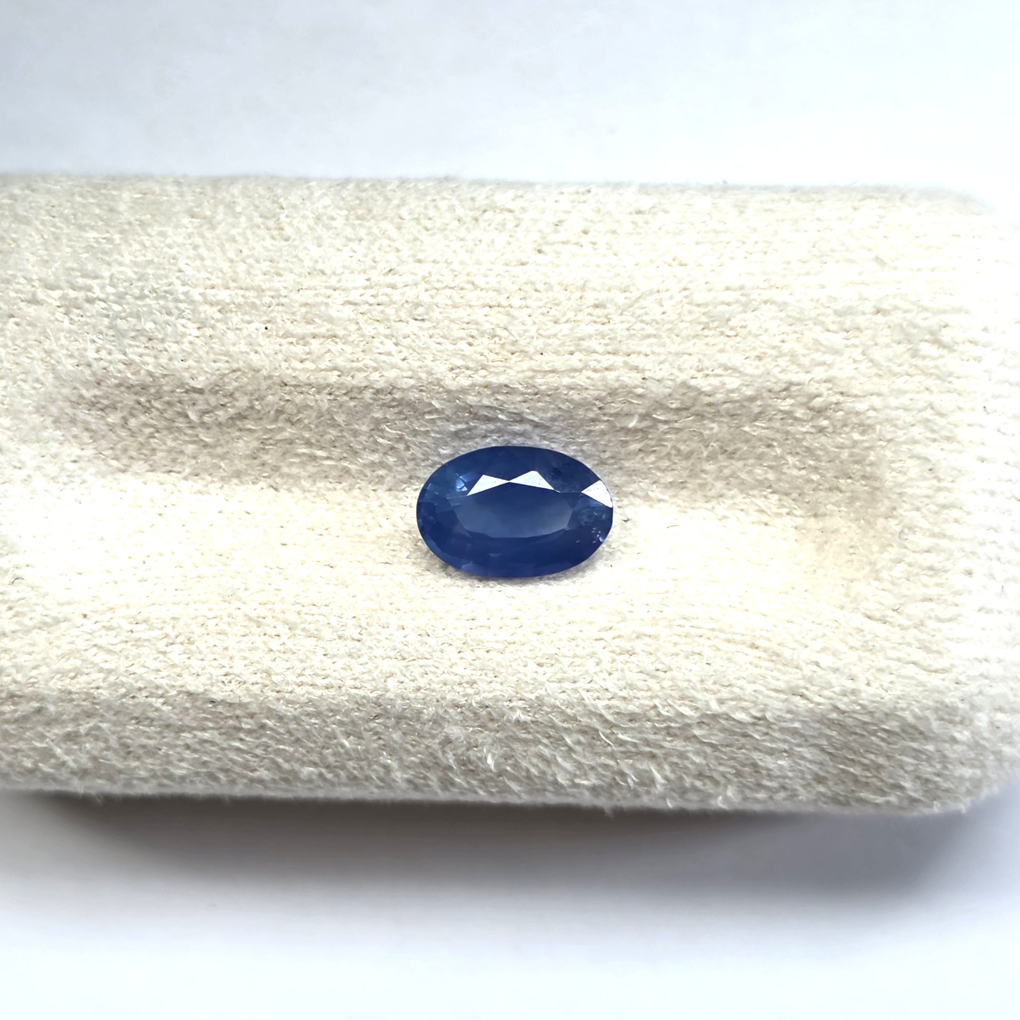 0.81 Ct Natural Blue Sapphire, Oval, Sri Lanka