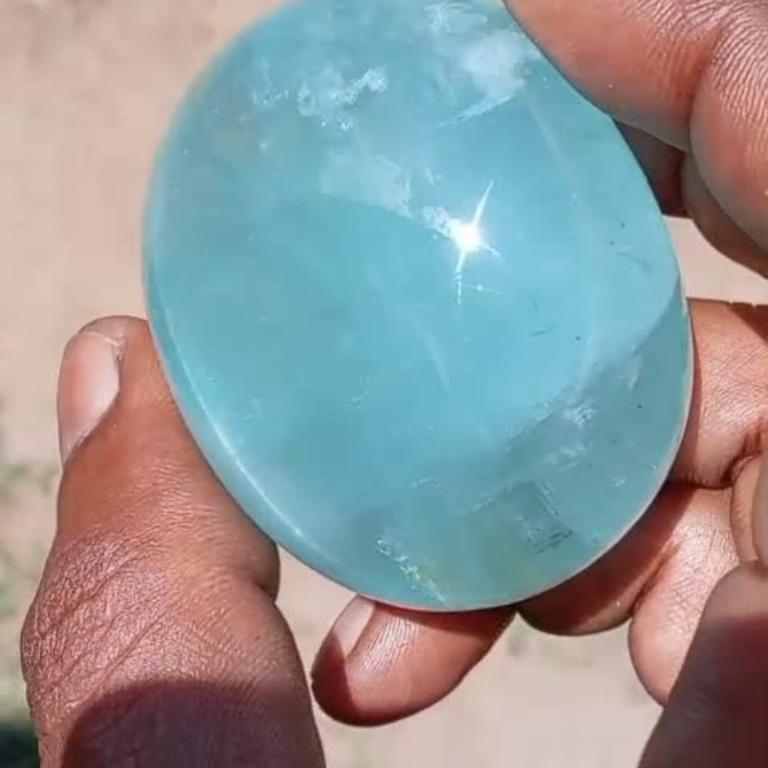 504.96克拉天然海蓝宝石猫眼 海蓝色弧面